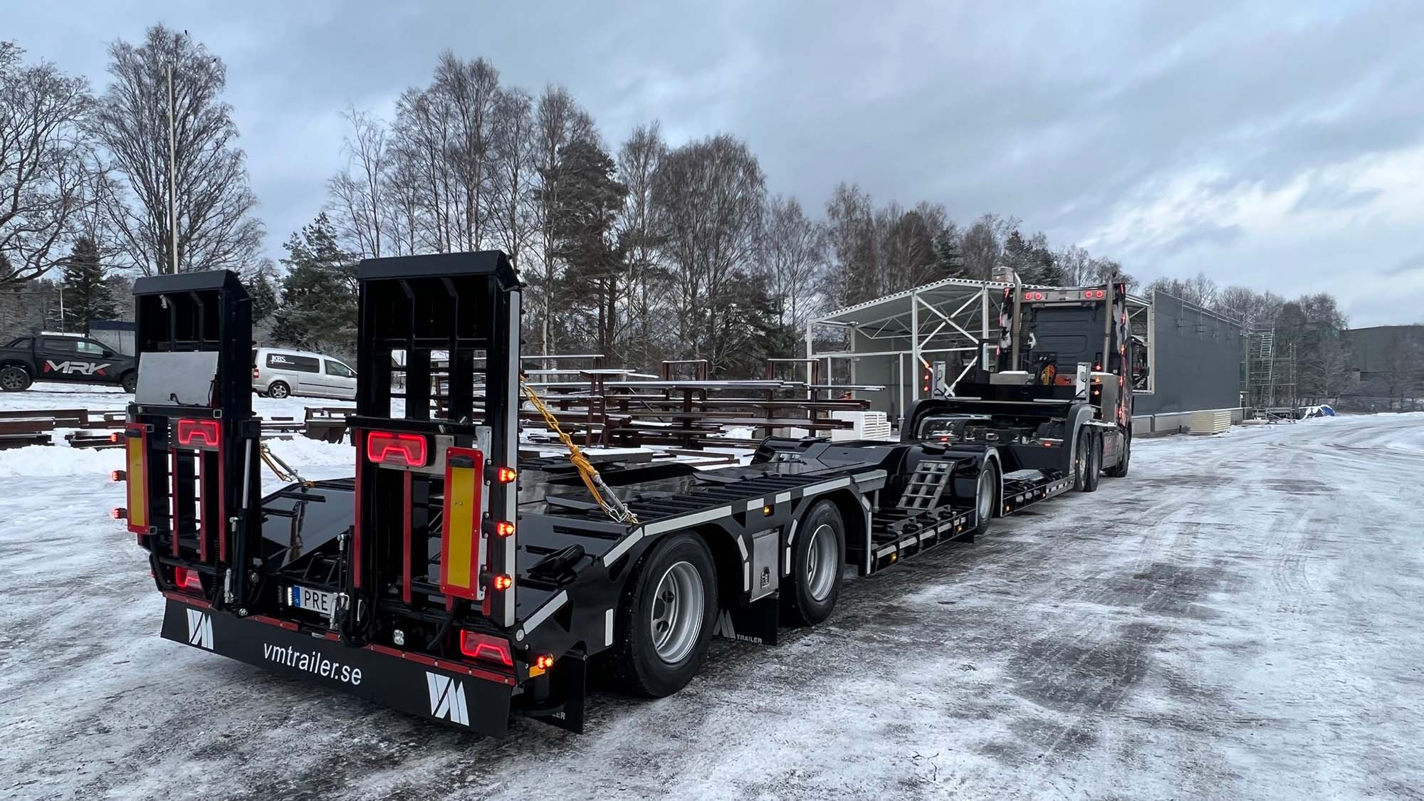 En svart trailer